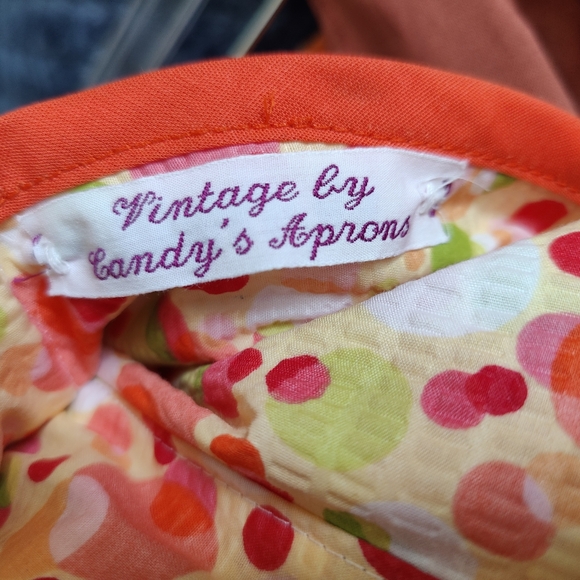 Hand Stitched Half Apron - Vintage by Candy's Aprons - Picture 5 of 5